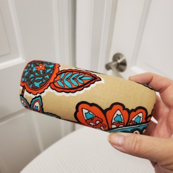 Vera Bradley Colorful Print Fabric Coded Hardshell Eye glass case - Picture 5 of 6